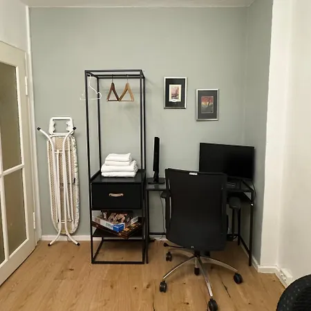 Cozy Private Room In Great Location